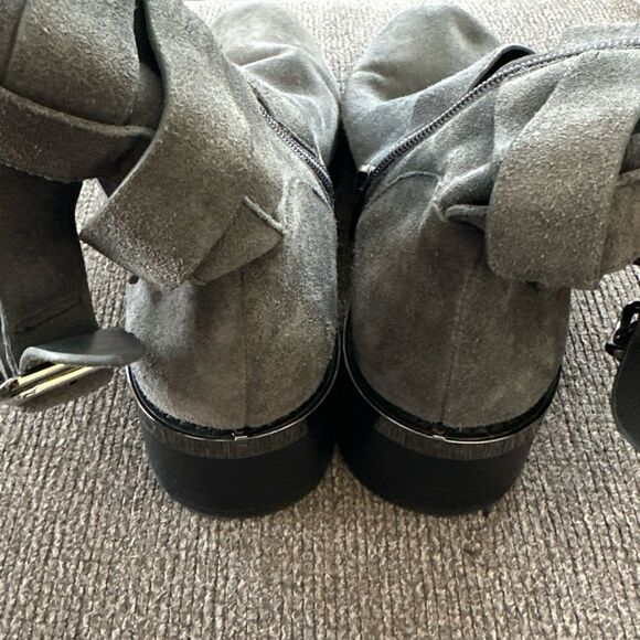 Vince Camuto VC-Webey Gray Suede Leather Ankle Booties Boots 7M - Picture 4 of 9